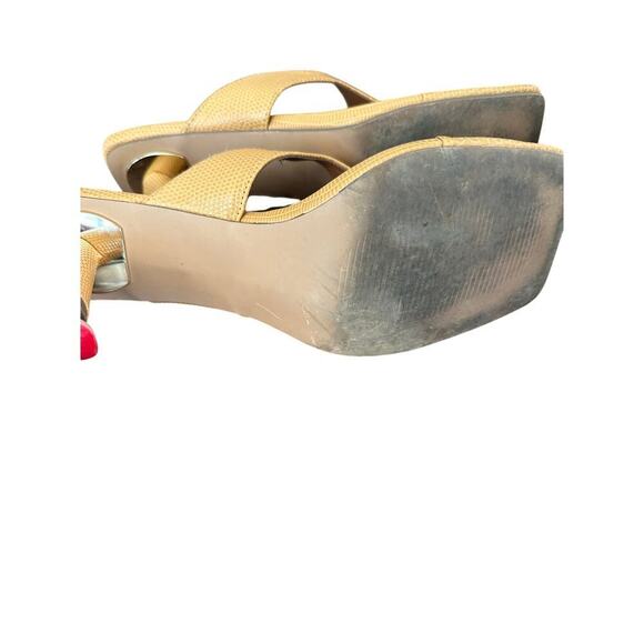 Steve Madden Women's Yellow & Tan Caramel Thong Kitten Heels sandals Size 9 - Picture 7 of 7